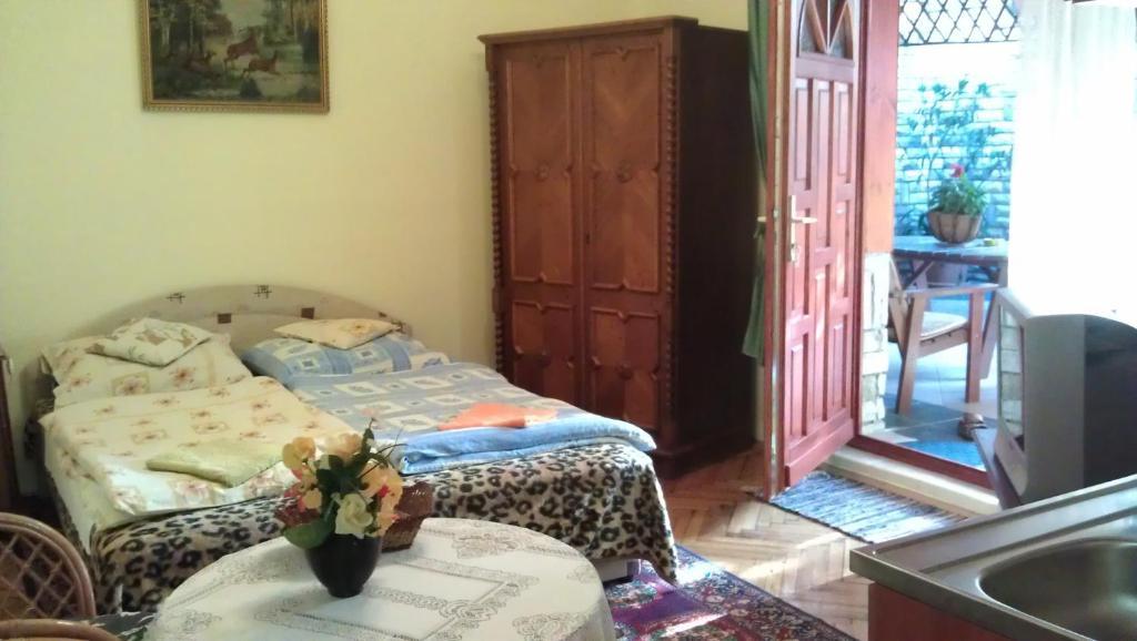 Kitty Apartman Lägenhet Miskolc Rum bild