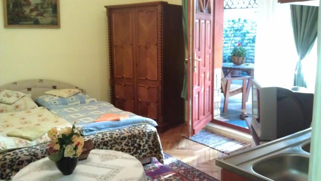 Kitty Apartman Lägenhet Miskolc Exteriör bild