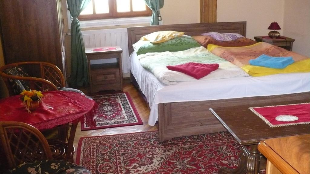 Kitty Apartman Lägenhet Miskolc Exteriör bild